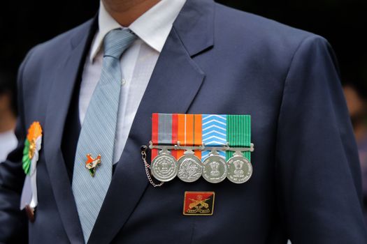 Kuvituskuva uutiseen: Narendra Modin ulkomaanmatkoihin on liitetty nopeasti perustettuja kunnianosoituksia (narendra …